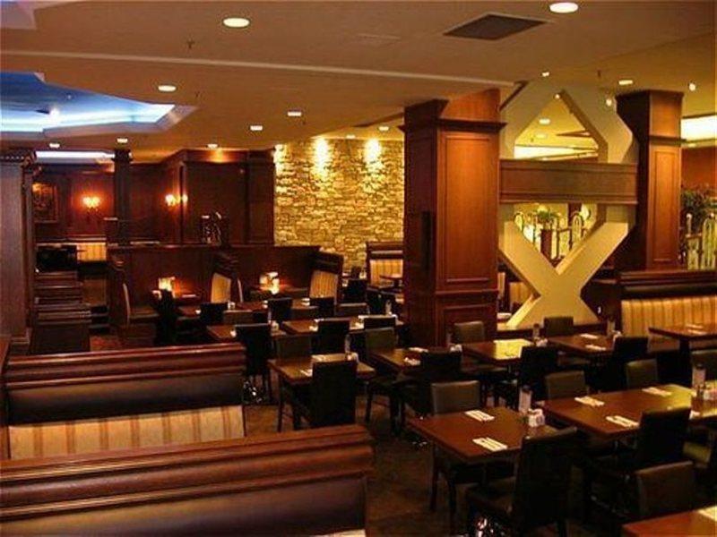 Holiday Inn Montreal Midtown Restoran gambar